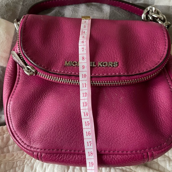 Micheal Kors Fushia Shoulder Bag - Picture 5 of 6
